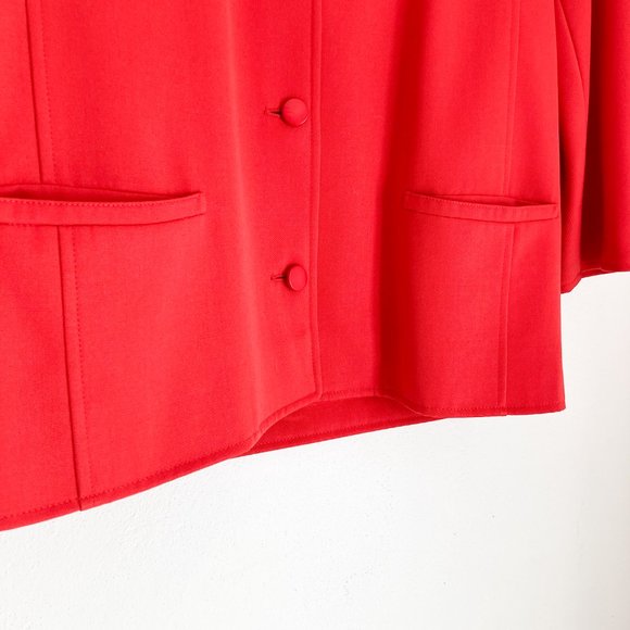 1970's Valentino Oversized Women's Red Blazer with Sewn in Shoulder Pads - Picture 5 of 13